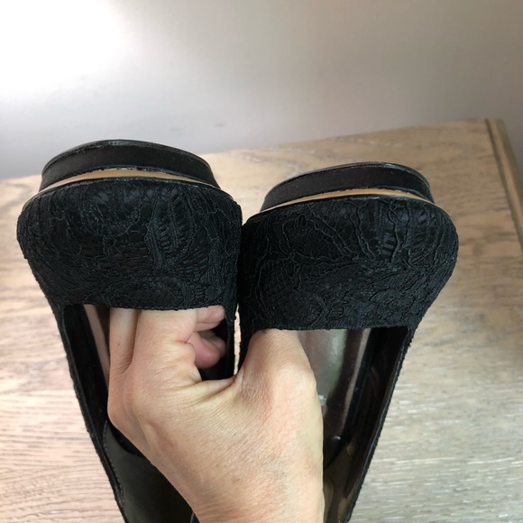 BCBG Max Azria Ogden black pumps 9 - Picture 6 of 7